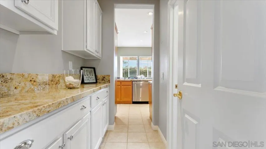 2131 Stone Castle, Fallbrook, California 92028