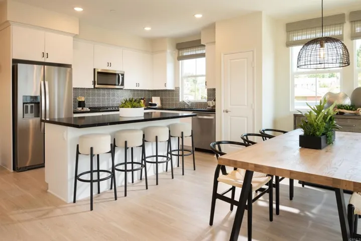 405 Omega Glen, Escondido, California 92025