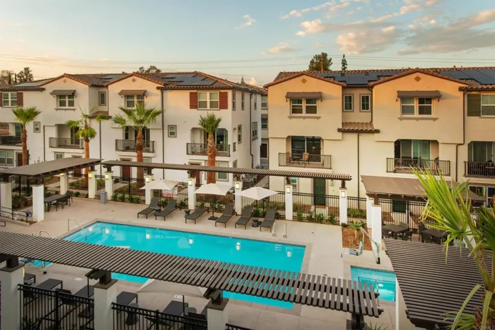 405 Omega Glen, Escondido, California 92025