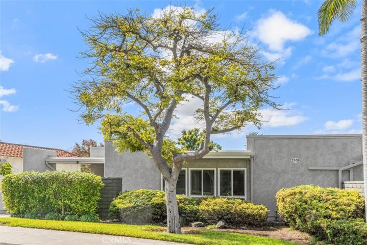 2109 Via Puerta Unit U, Laguna Woods, California 92637