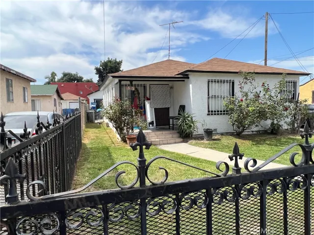 513 N Santa Fe Avenue, Compton, California 90221