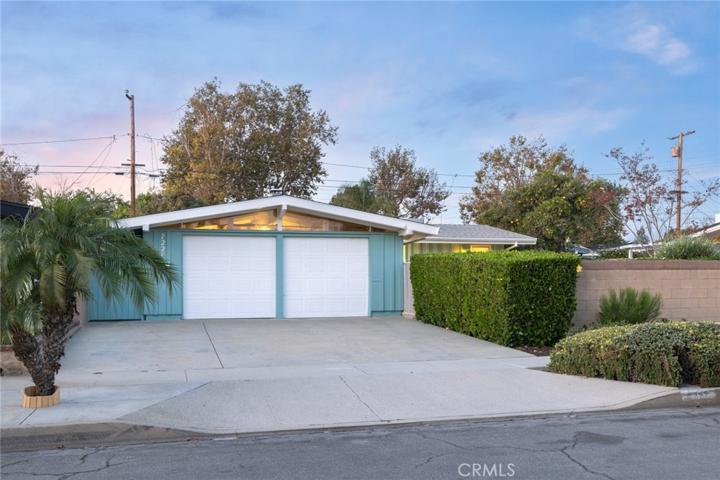 7227 E Mezzanine Way, Long Beach, California 90808
