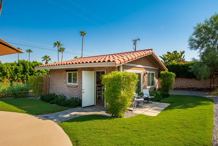 73304 Willow - Detached Casita Exterior