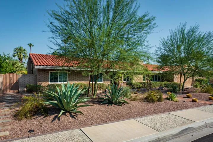 73304 Willow - Front Exterior 2