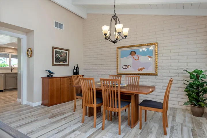 73304 Willow - Dining Room