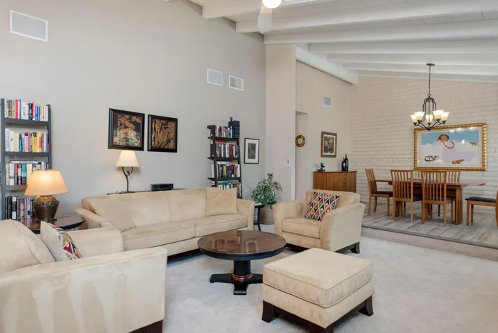 73304 Willow - Living Room 2