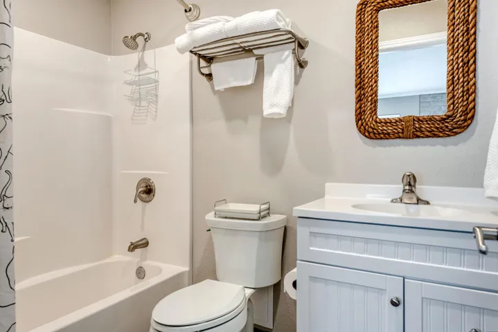 73304 Willow - Detached Casita Bathroom