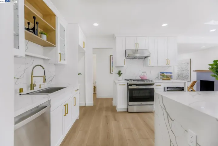 508 Roxbury Way, Belmont, California 94002