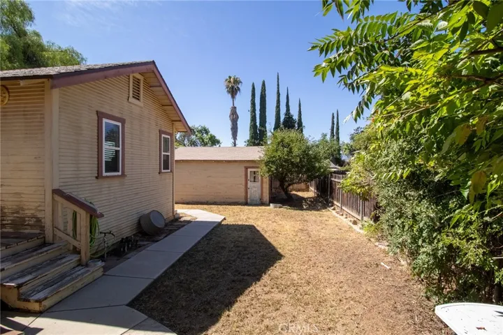 960 Chestnut Avenue, Redlands, California 92373