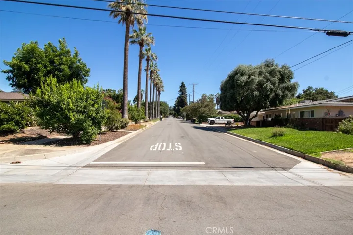960 Chestnut Avenue, Redlands, California 92373
