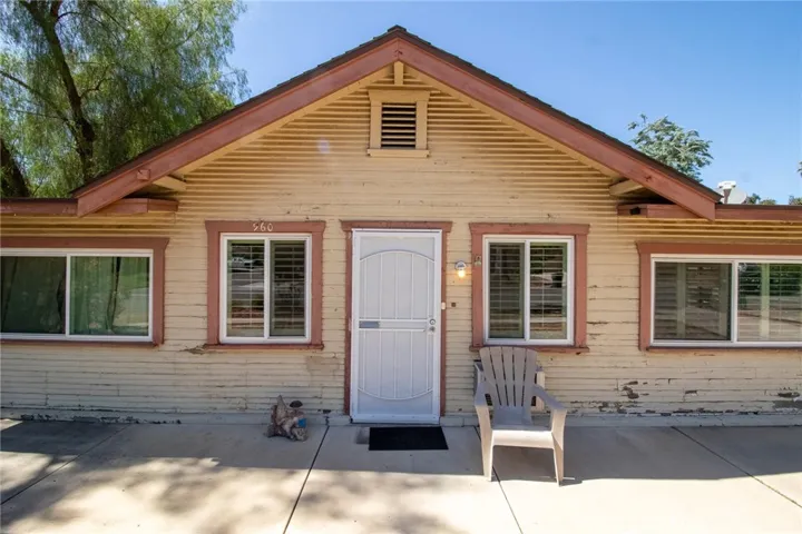 960 Chestnut Avenue, Redlands, California 92373