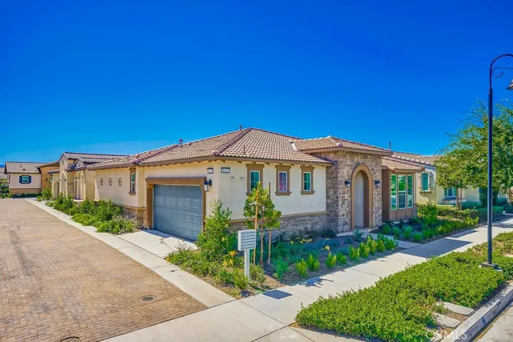 4222 E Sonrisa Privado, Ontario, California 91761