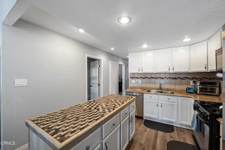 2238 N H St MLS-15