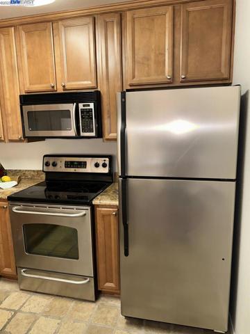535 Woodside Oaks Unit 2, Sacramento, California 95825