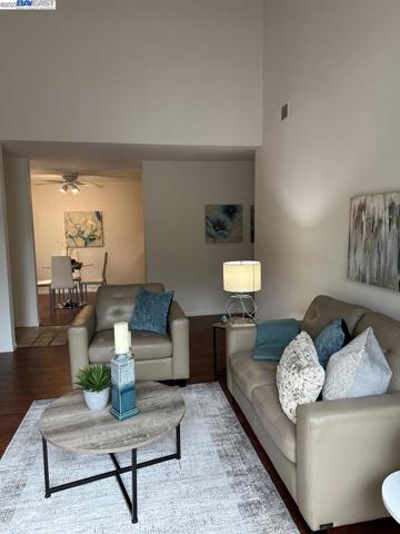 535 Woodside Oaks Unit 2, Sacramento, California 95825