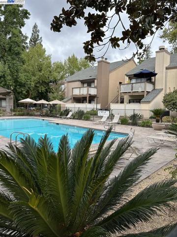 535 Woodside Oaks Unit 2, Sacramento, California 95825