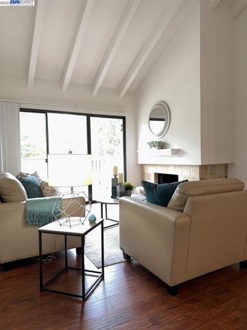 535 Woodside Oaks Unit 2, Sacramento, California 95825