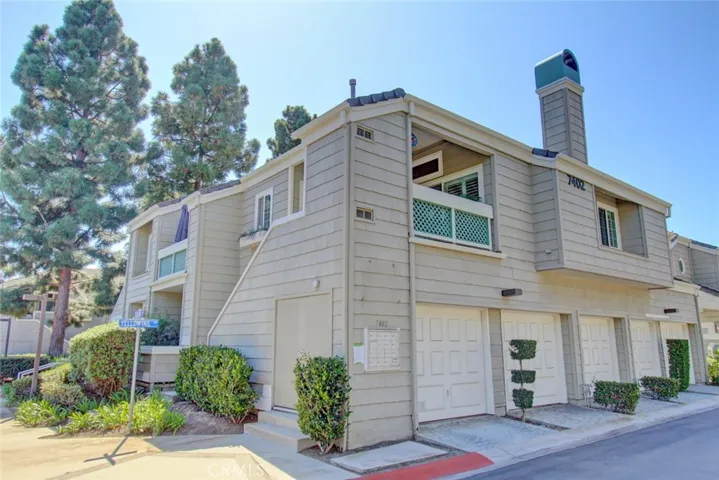 7402 Yellowtail Drive Unit 202, Huntington Beach, California 92648