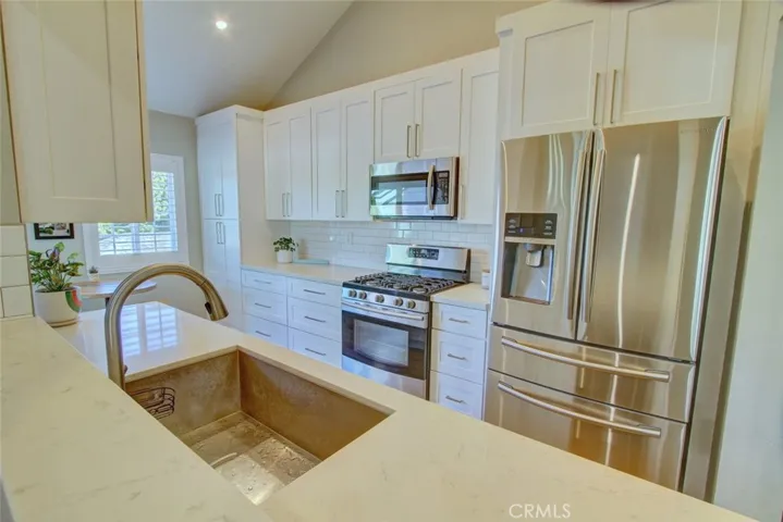 7402 Yellowtail Drive Unit 202, Huntington Beach, California 92648