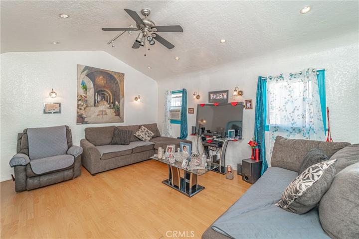 1502 W 65th Street, Los Angeles, California 90047