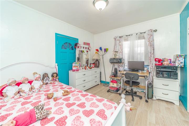 1502 W 65th Street, Los Angeles, California 90047