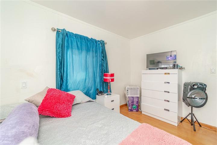 1502 W 65th Street, Los Angeles, California 90047
