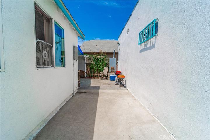1502 W 65th Street, Los Angeles, California 90047