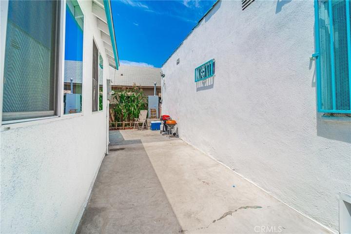 1502 W 65th Street, Los Angeles, California 90047