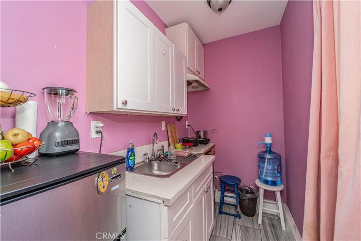 1502 W 65th Street, Los Angeles, California 90047