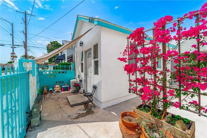 1502 W 65th Street, Los Angeles, California 90047