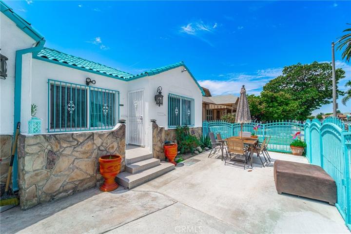 1502 W 65th Street, Los Angeles, California 90047