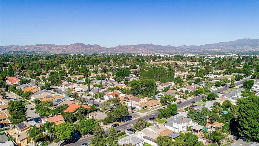 8335 Quartz Avenue, Winnetka, California 91306
