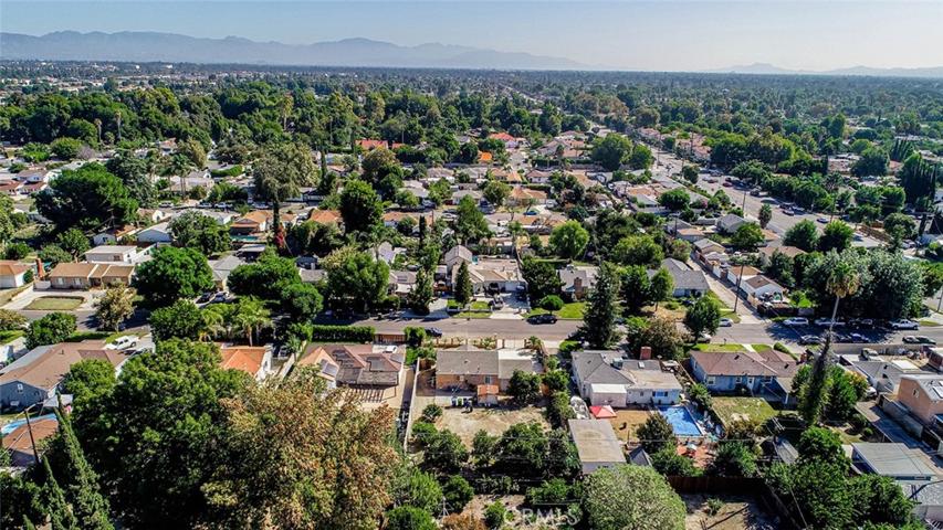 8335 Quartz Avenue, Winnetka, California 91306