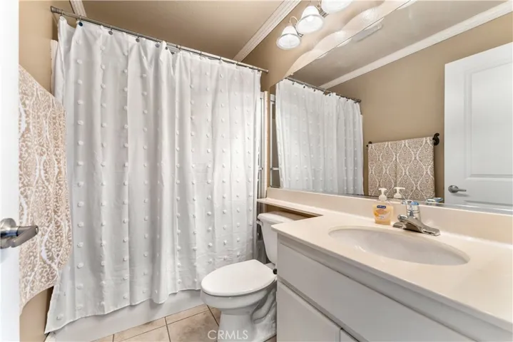 Upstairs Hall Bathroom
