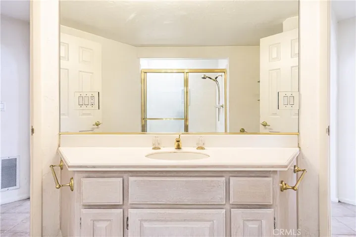 27615 Silver Lakes, Helendale, California 92342