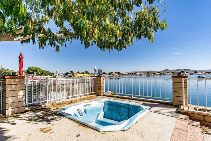 27615 Silver Lakes, Helendale, California 92342