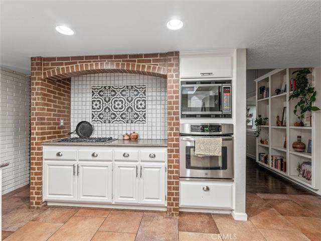 17053 Tiama Road, Apple Valley, California 92307