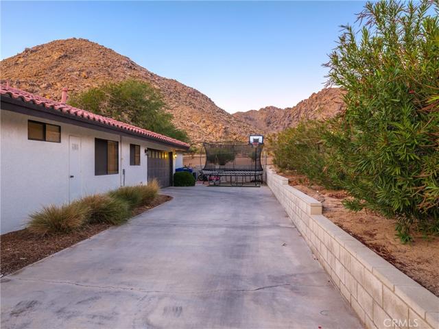 17053 Tiama Road, Apple Valley, California 92307
