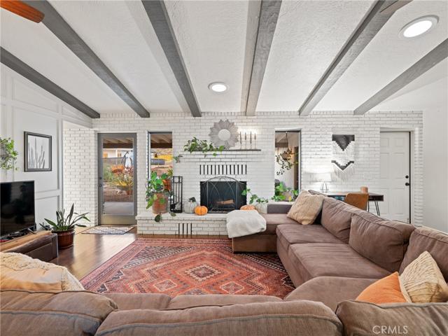 17053 Tiama Road, Apple Valley, California 92307