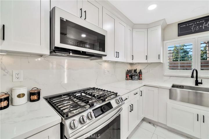 858 Rock Ridge Court, Corona, California 92878