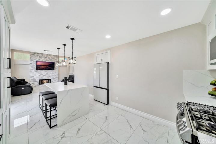 858 Rock Ridge Court, Corona, California 92878