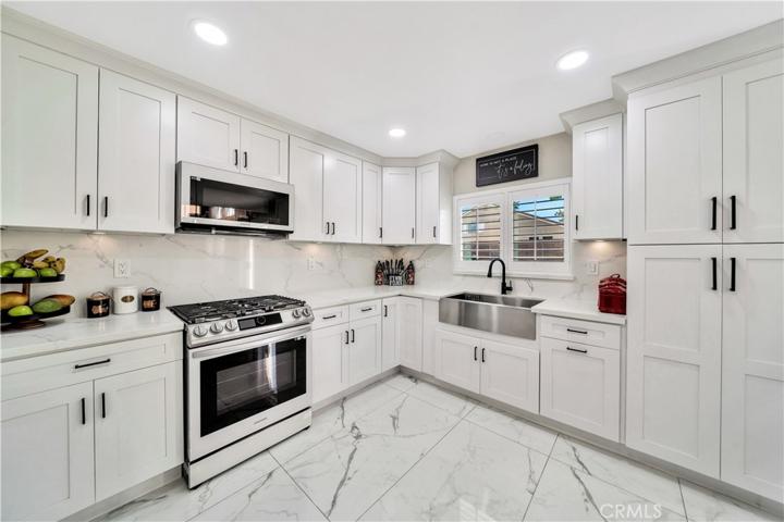 858 Rock Ridge Court, Corona, California 92878