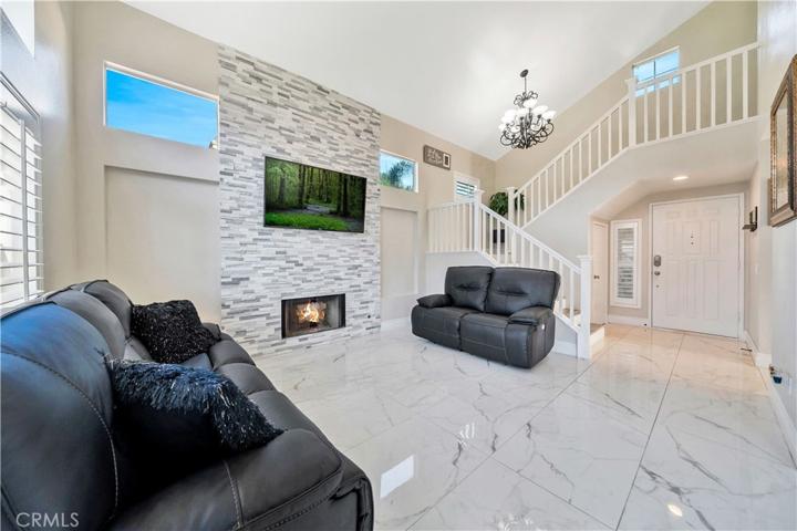 858 Rock Ridge Court, Corona, California 92878