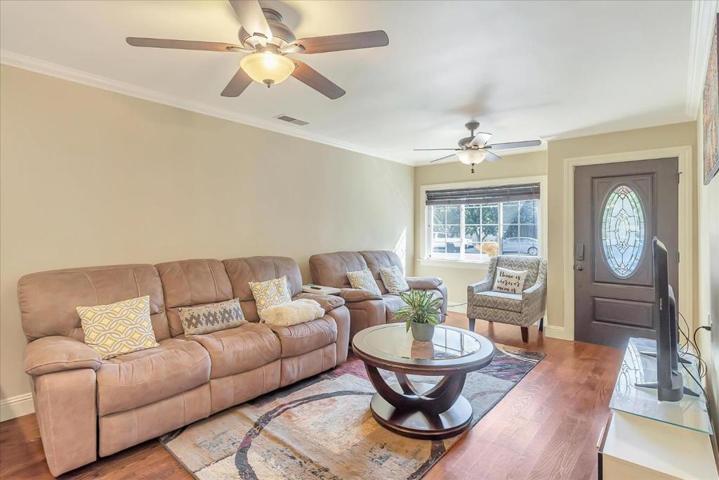 #116 Entry & Living Room