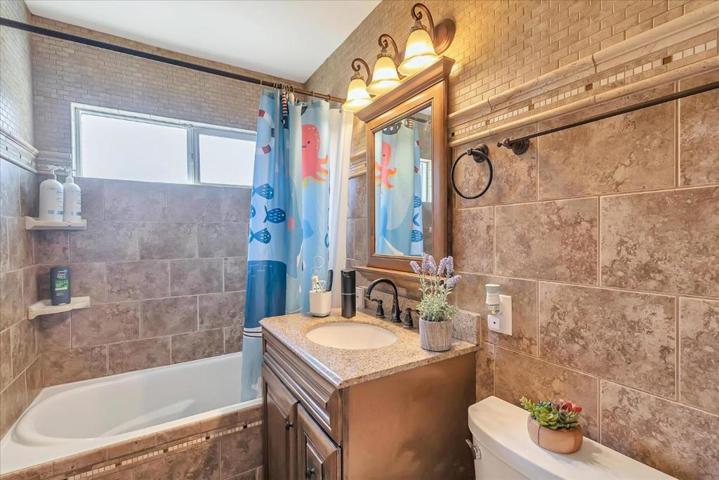 #116 Shared Bathroom