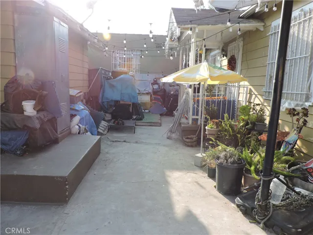 135 W 62nd Street, Los Angeles, California 90003