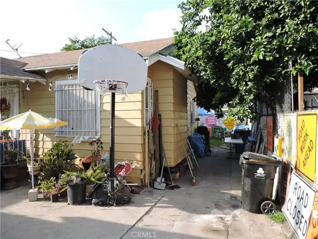 135 W 62nd Street, Los Angeles, California 90003