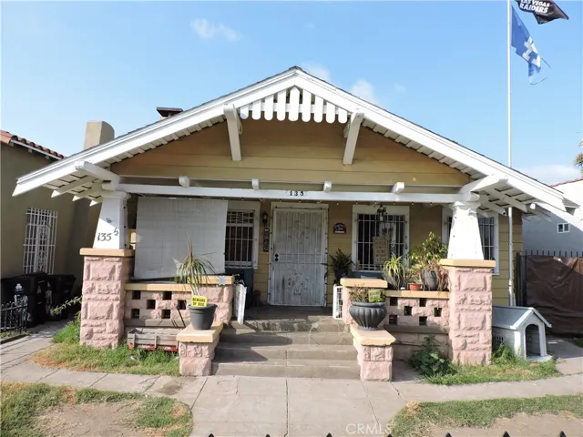 135 W 62nd Street, Los Angeles, California 90003