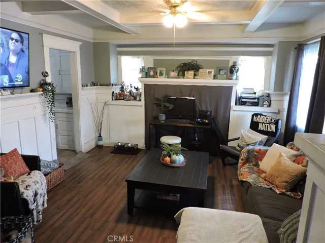 135 W 62nd Street, Los Angeles, California 90003