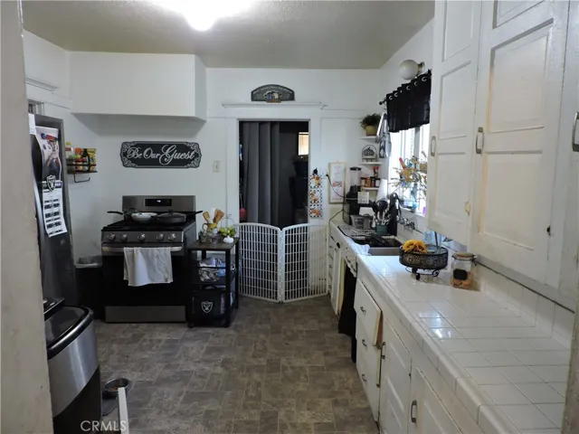 135 W 62nd Street, Los Angeles, California 90003